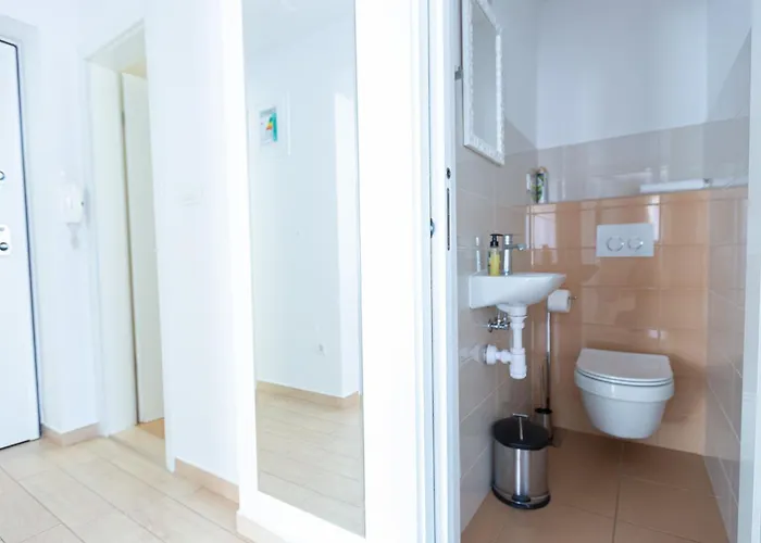 Satureja Montana Split