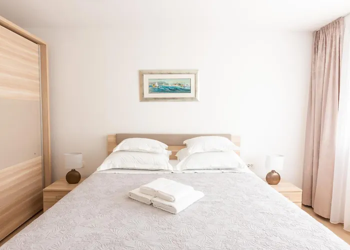 Satureja Montana * Split